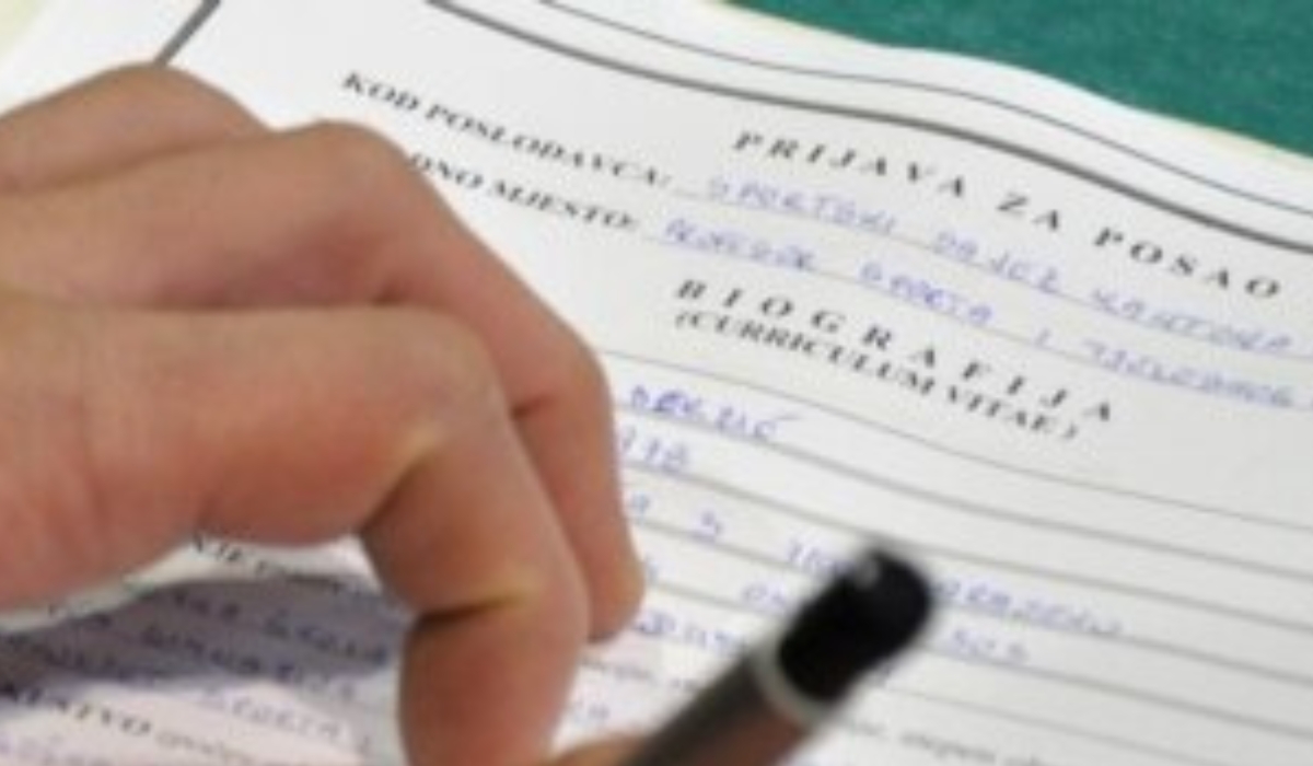 ZA POSAO VAŽNIJA STRANAČKA KNJIŽICA NEGO CV: Traži se podoban, a ne sposoban ZA POSAO VAŽNIJA STRANAČKA KNJIŽICA NEGO CV: Traži se podoban, a ne sposoban