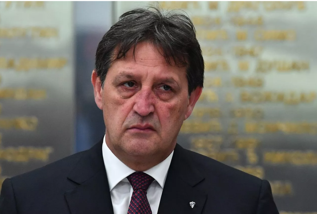 SVI VUČIĆEVI LJUDI: Novinari otkrili ogromnu imovinu ministara, jedan od njih ima vlastitu ergelu SVI VUČIĆEVI LJUDI: Novinari otkrili ogromnu imovinu ministara, jedan od njih ima vlastitu ergelu