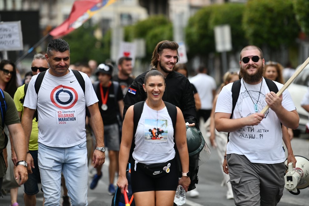 VELIKI PROTEST U BEOGRADU: Dva zahtjeva, ozbiljni incidenti, istekao rok dat Vučiću VELIKI PROTEST U BEOGRADU: Dva zahtjeva, ozbiljni incidenti, istekao rok dat Vučiću