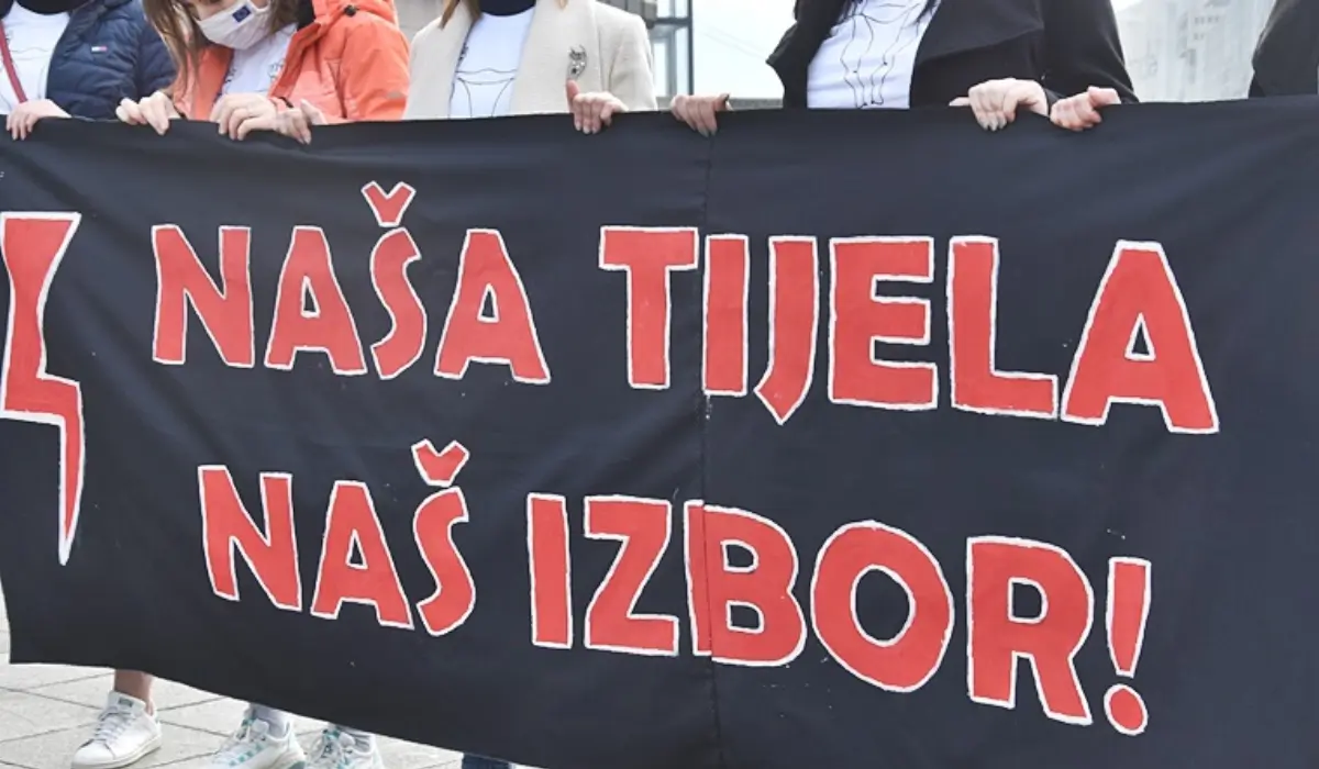 KAD USTAV NE ŠTITI PRAVO NA ABORTUS: Sloboda na papiru, kontrola u stvarnosti