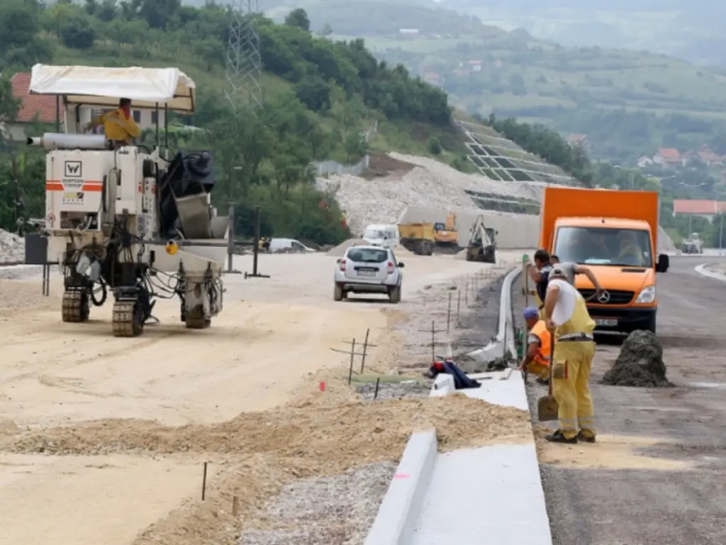 ZA GINISA: Kilometar autoputa između Zenice i Žepča premašio je 40 miliona KM, skuplji je samo u Rumuniji! ZA GINISA: Kilometar autoputa između Zenice i Žepča premašio je 40 miliona KM, skuplji je samo u Rumuniji!
