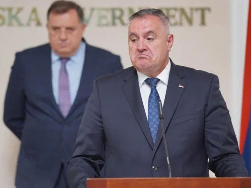 ŠTA SE IZA BRDA VALJA: Višković podnio ostavku na funkciju premijera