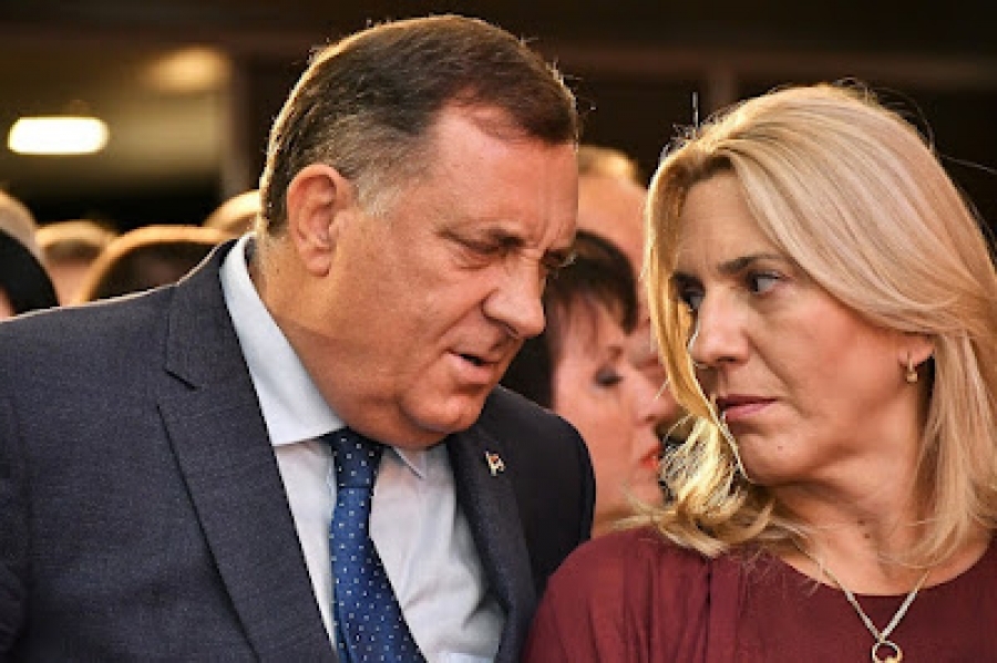 NAMETNUTI AUTOGOL: Ambasadori i generalni konzuli iz RS rizikuju protjerivanje i status persona non grata NAMETNUTI AUTOGOL: Ambasadori i generalni konzuli iz RS rizikuju protjerivanje i status persona non grata