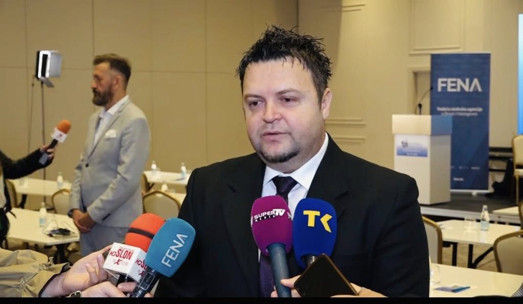 JOŠ JEDAN AUTOGOL U VLADI TK: Ministar Gazdić presuđen za klevetu bivše pomoćnice Elezović JOŠ JEDAN AUTOGOL U VLADI TK: Ministar Gazdić presuđen za klevetu bivše pomoćnice Elezović