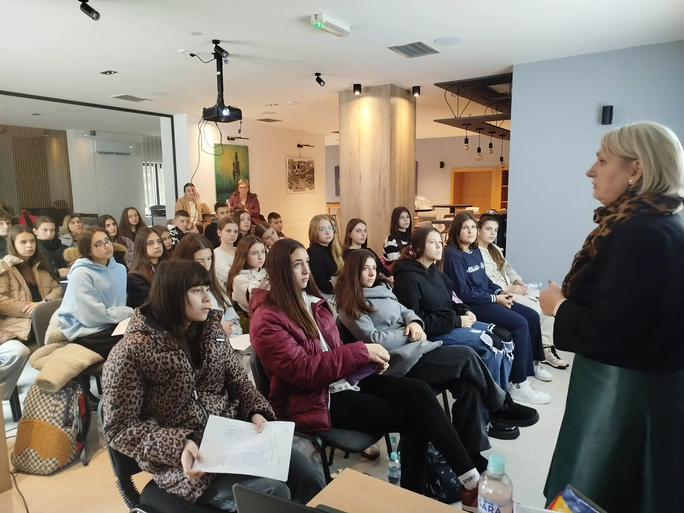 EDUKATIVNI PROGRAM „FAKT I FEJK“ U VAREŠU: Razmisli dobro prije nego klikneš share